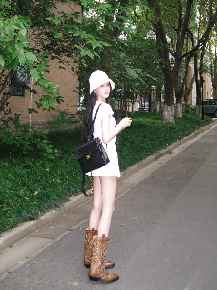 結合了個性與隨性，讓穿搭增添一絲不羈的美式風情