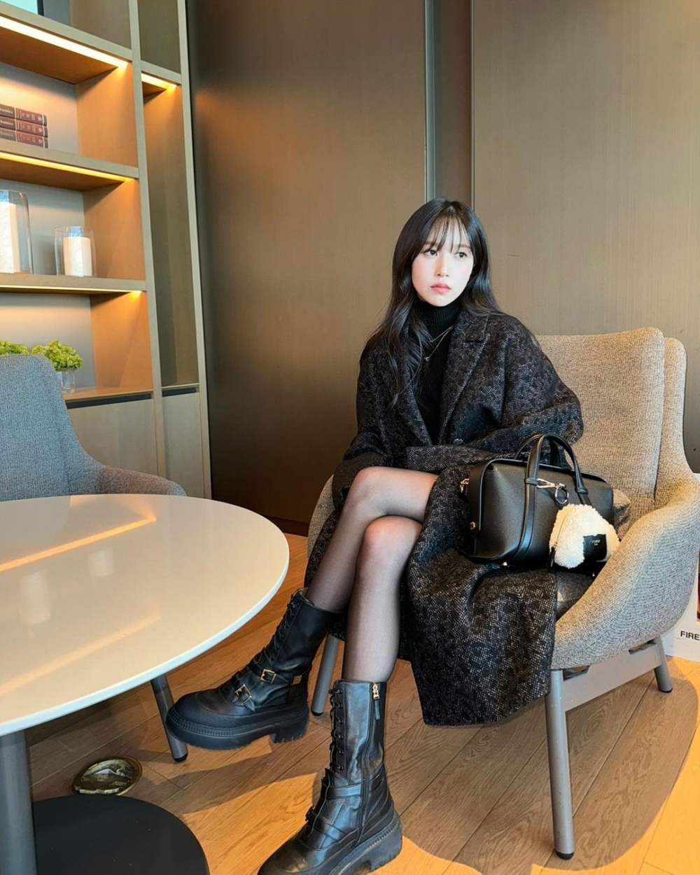 搭配短靴更率性