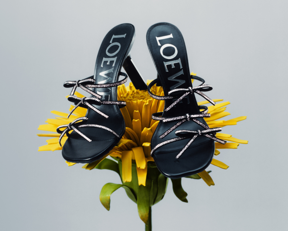 金屬小牛皮或鑲萊茵石的高跟鞋