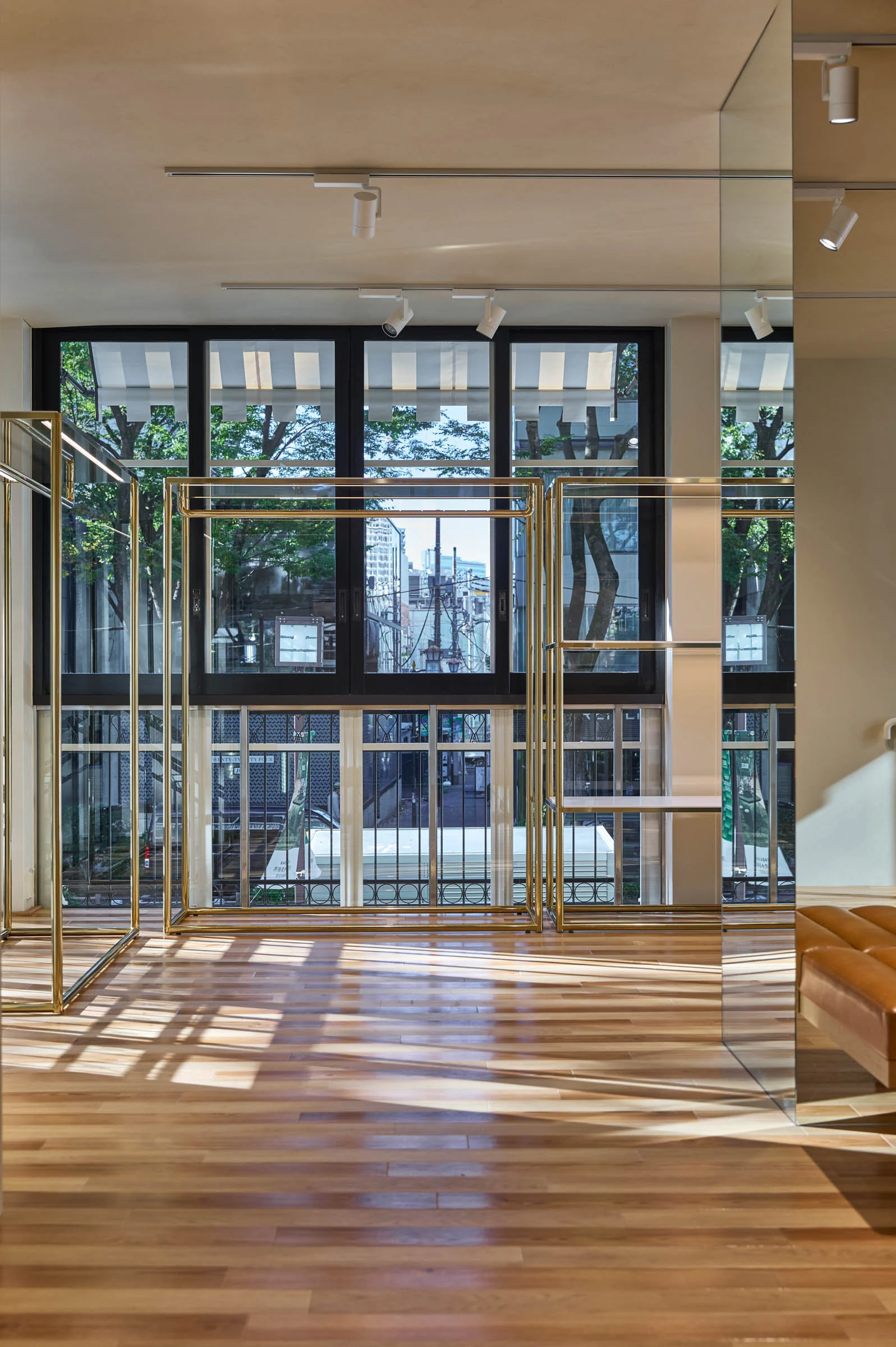 二樓則為AMI PARIS快閃店