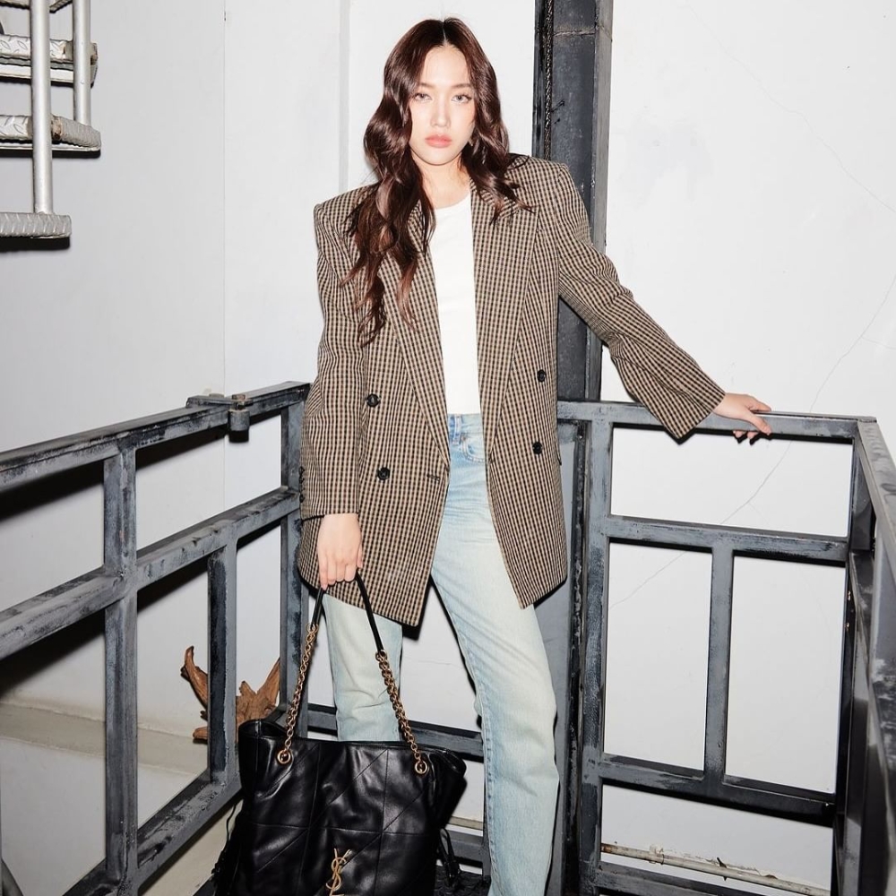 泰國女演員freen詮釋。