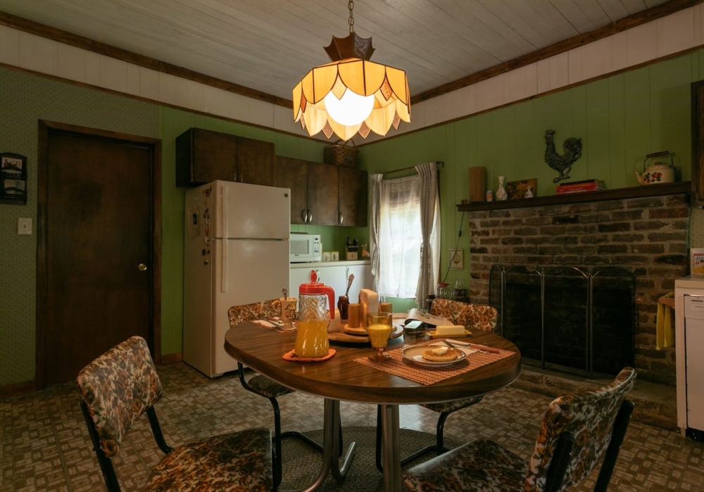 餐廳也很有復古風情