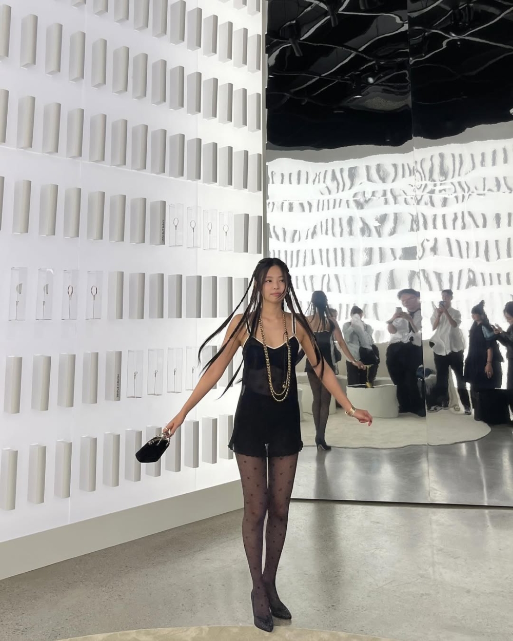 穿上高跟鞋很有女人味