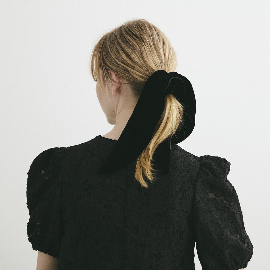 低馬尾也適合正式場合