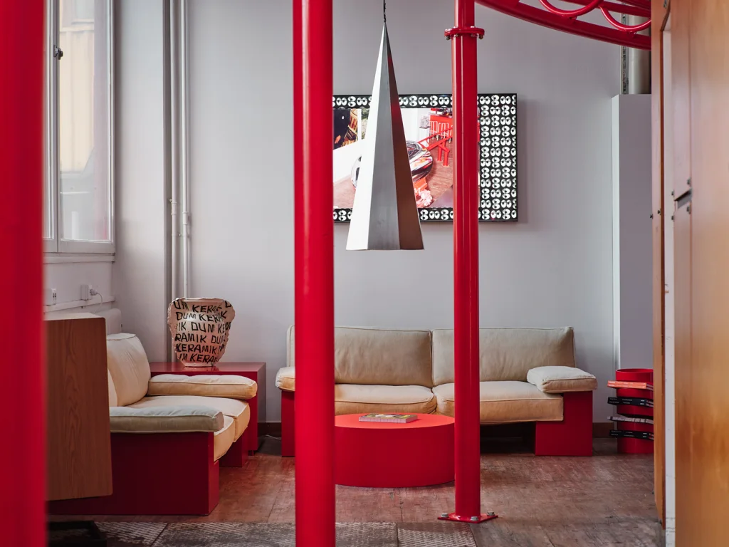 瑞典創意工作室PJADAD目的在擺脫AI數位創作，期望能創造引起情感共鳴的體驗的項目