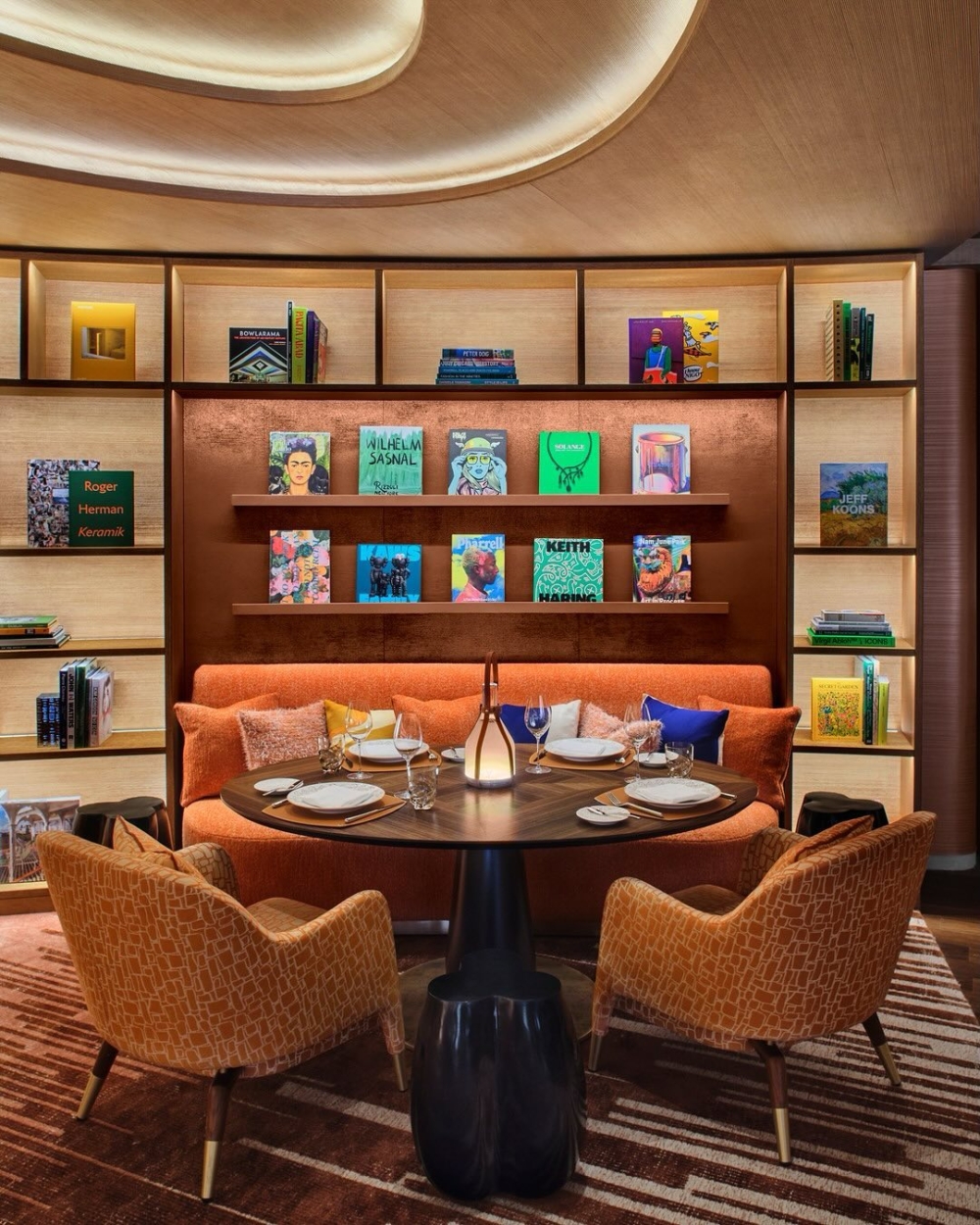 四樓空間Le Café Louis Vuitton為一座咖啡廳與圖書館，