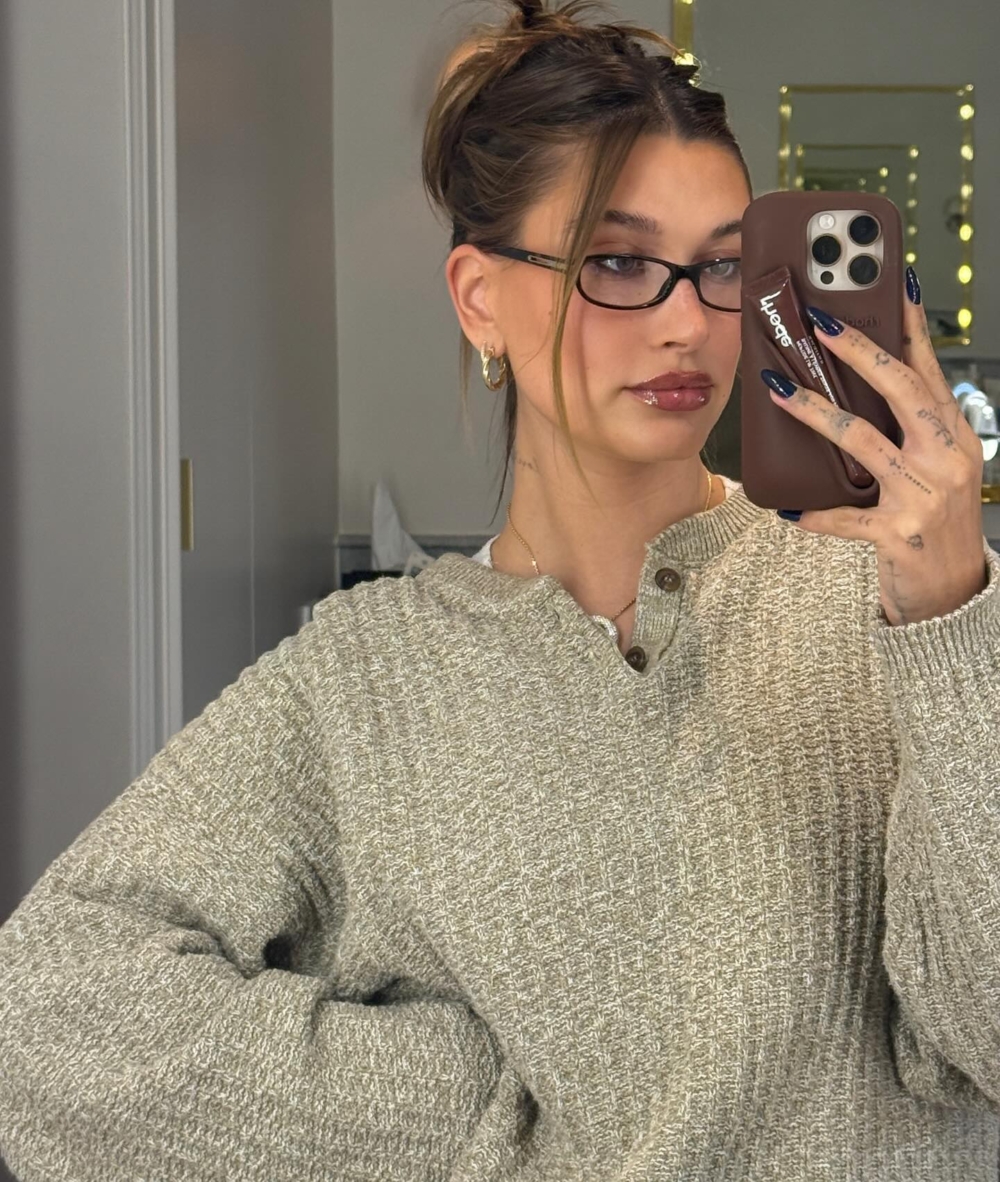 選對鏡框形狀能起到修飾臉型的效果