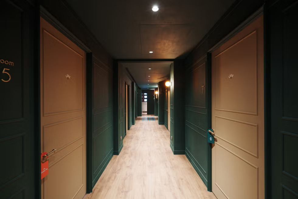 二樓為藝廊空間,保留數個房間的格局。