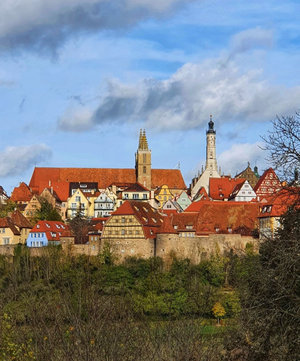 這座中世紀小鎮似乎是為聖誕節而生的