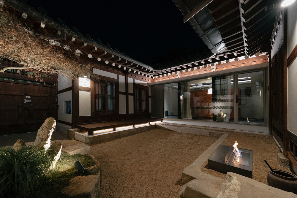 穿越歷史的門扉，走進這座現代與傳統交融的世外桃源