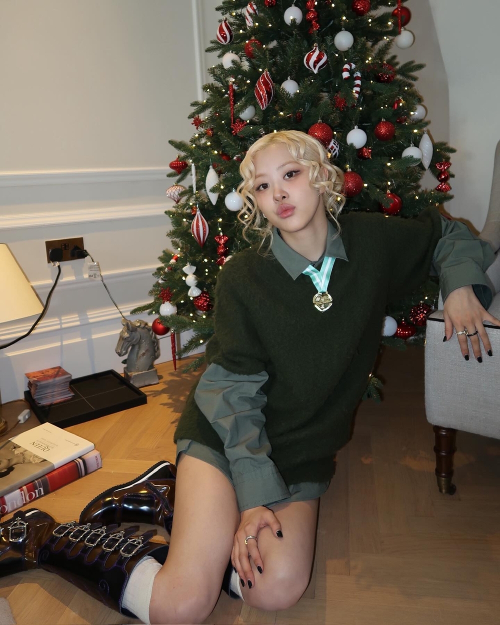 Rosé拿到特別的聖誕禮物