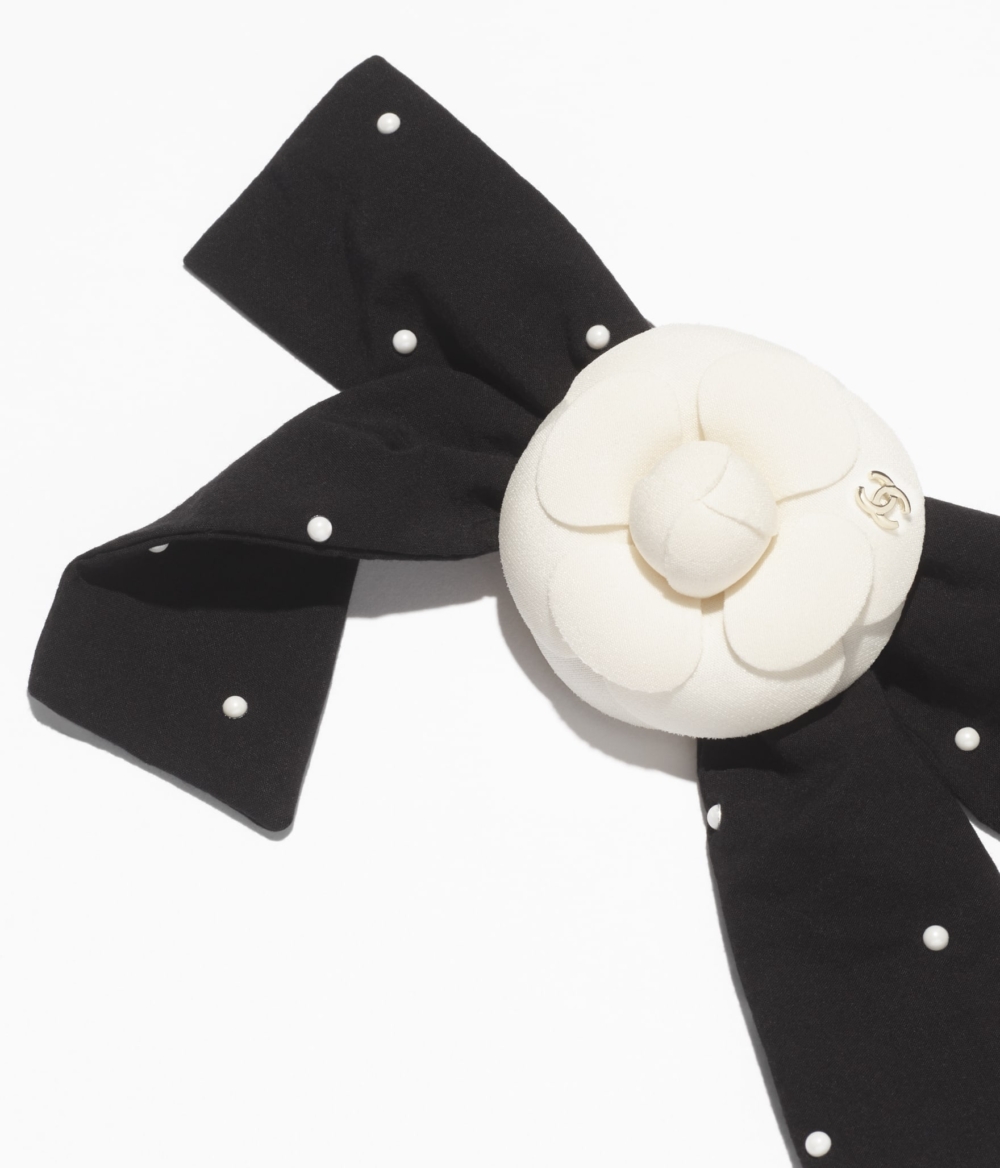 CHANEL Bow Barrette