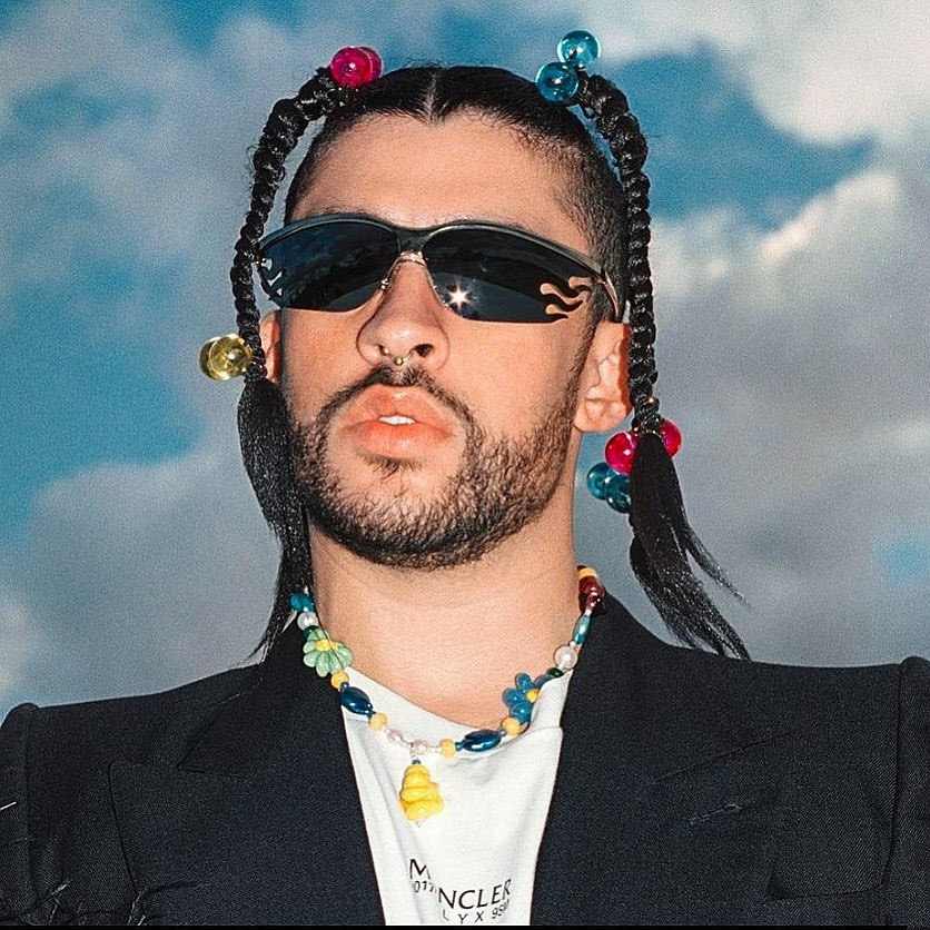 Bad Bunny配戴的太陽花項鍊