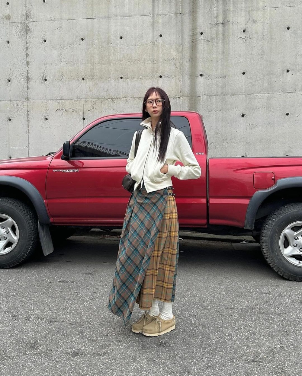 麂皮或淺色袋鼠鞋搭配,營造自然清新的氛圍