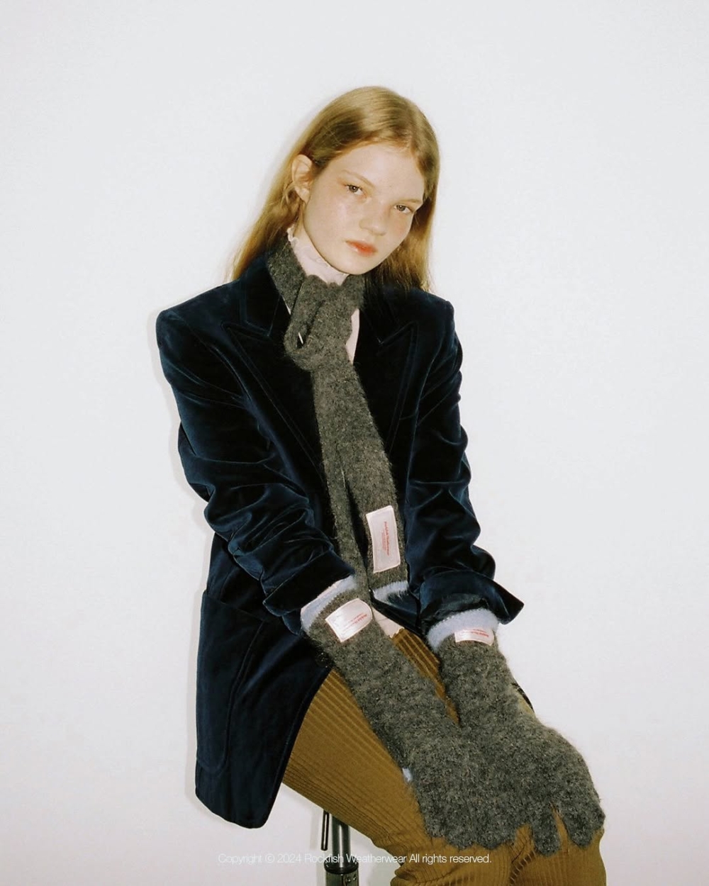 視覺上更顯修長且時髦，特別適合搭配長版風衣或毛衣裙