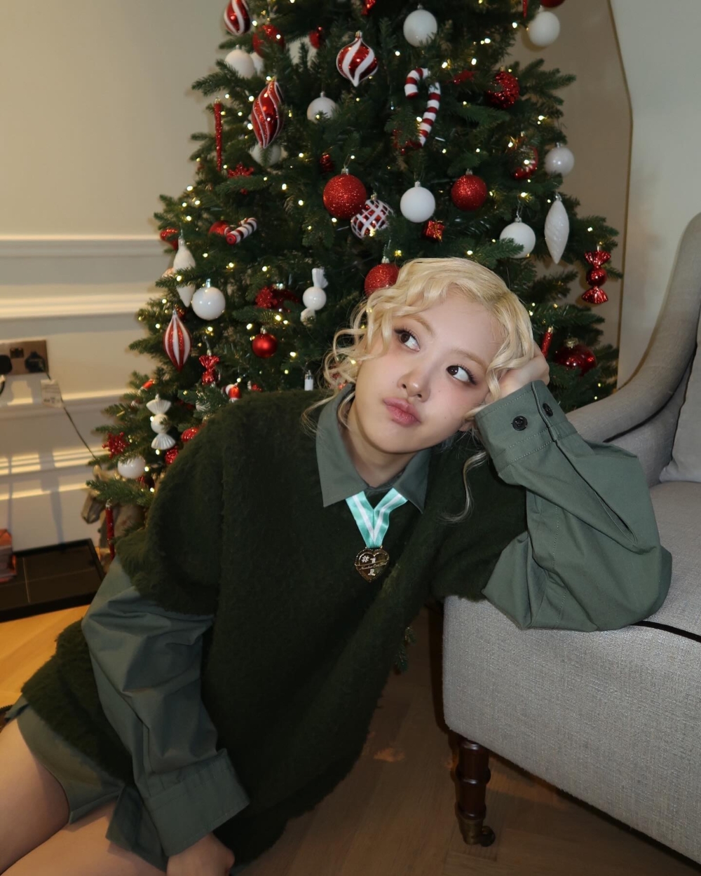 Rosé拿到特別的聖誕禮物