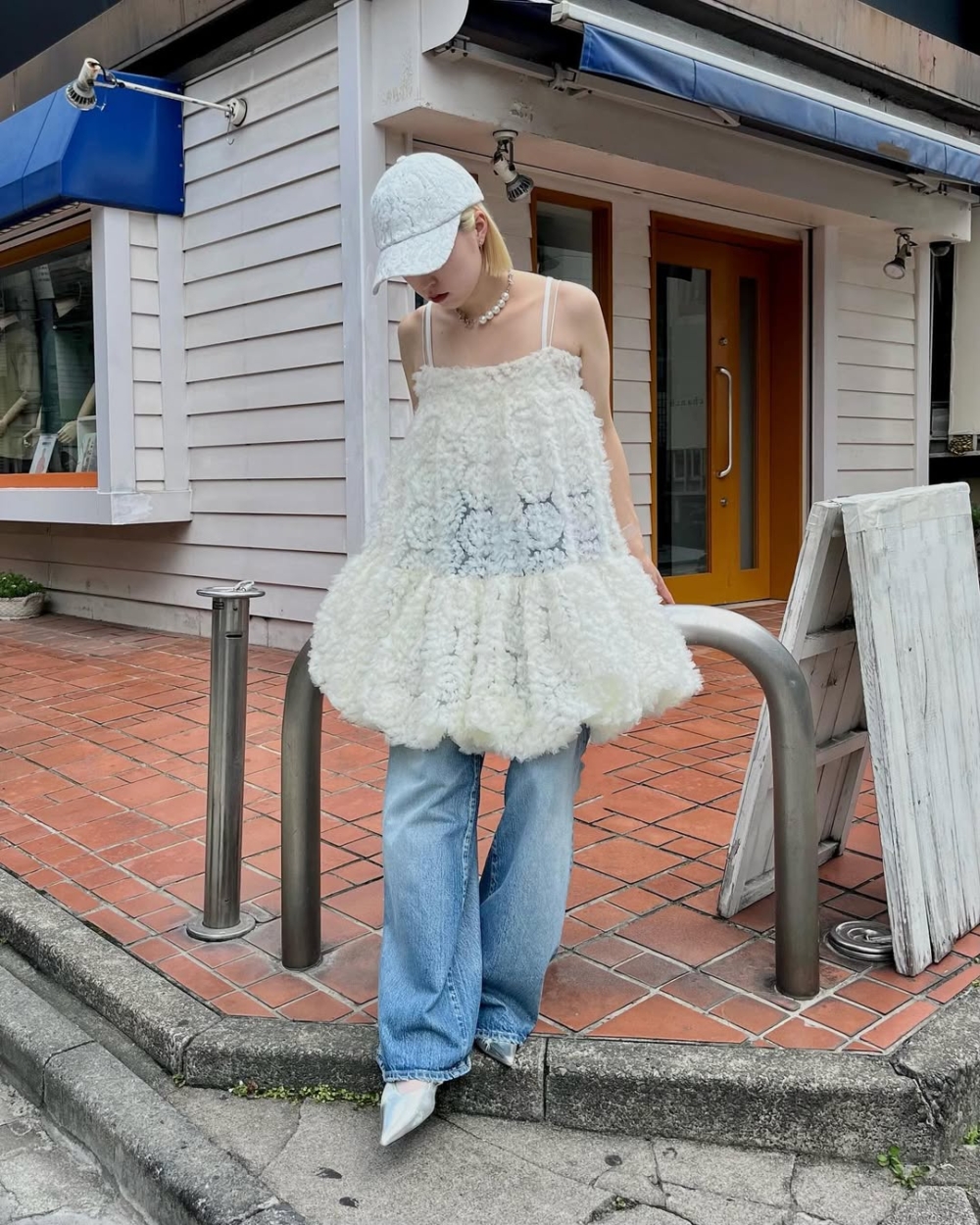 蕾絲、網紗等浪漫元素，都體現出少女心與浪漫情懷的結合