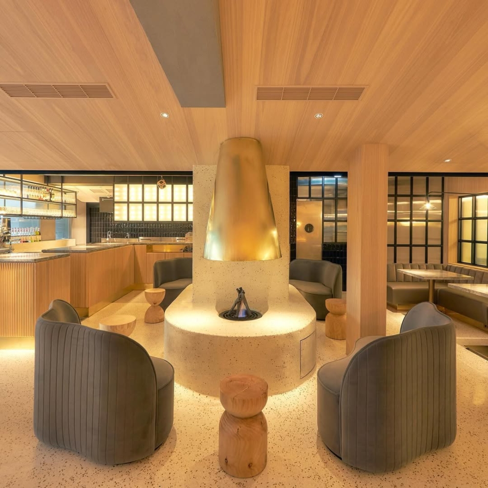 MERCER BRUNCH店內散發紐約的低調奢華感。