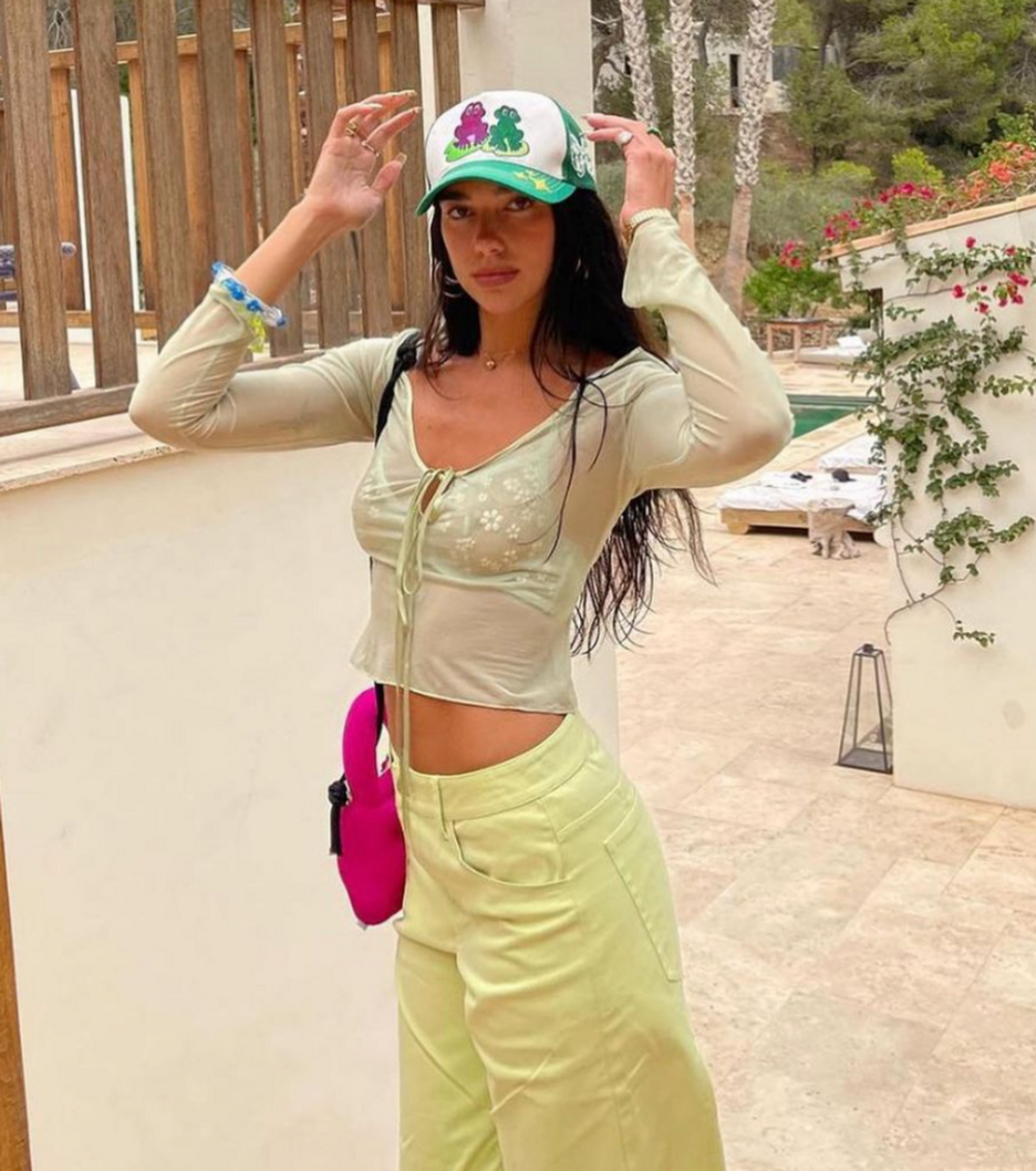 Dua Lipa還有不同款式的Beepybella帽子