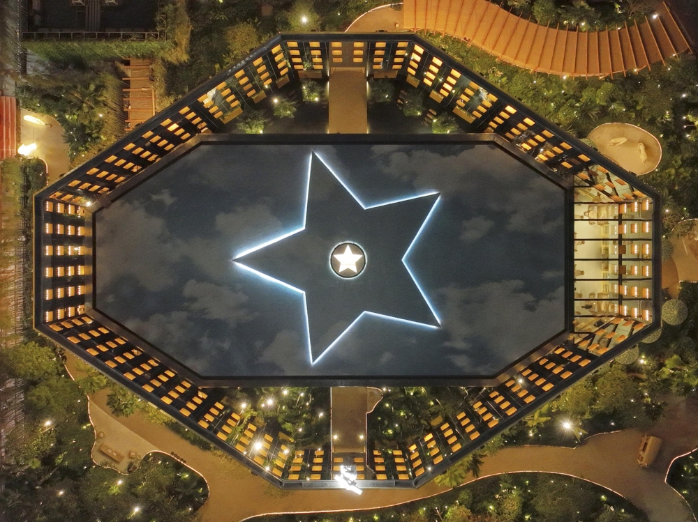 Dior「Dior Gold House」曼谷開幕