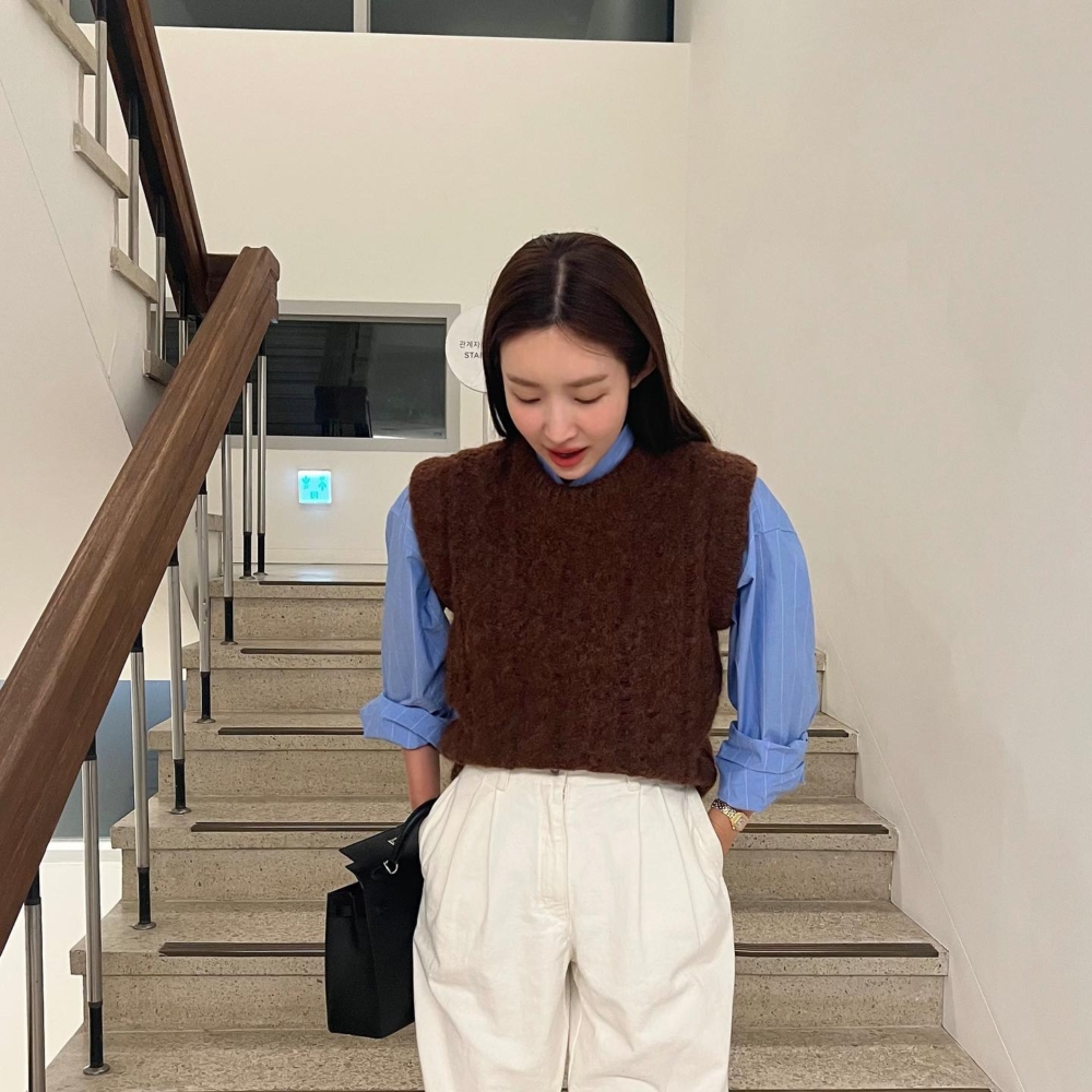 「襯衫+針織背心」穿搭公式