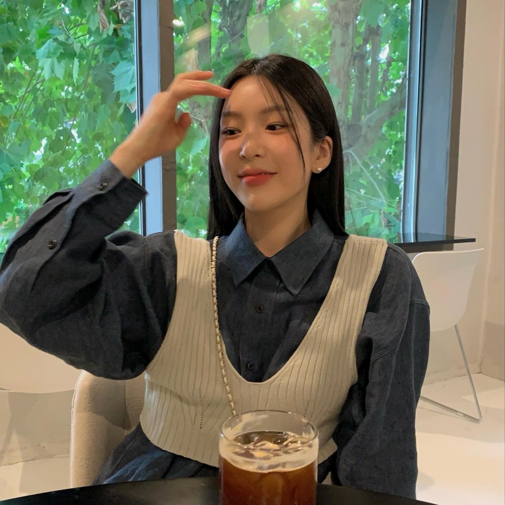 「襯衫+針織背心」穿搭公式