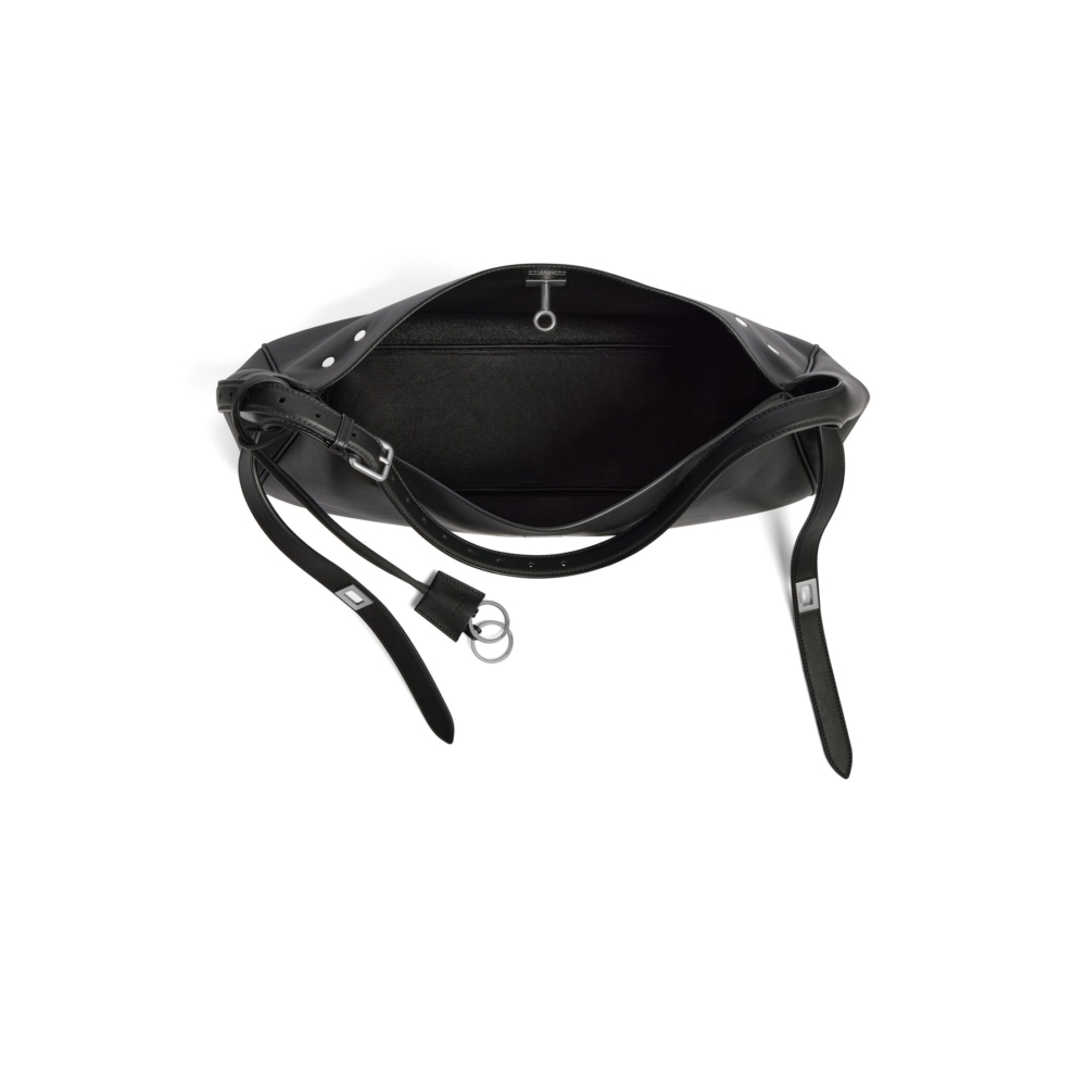 獨特的設計和細節帶點龐克的氣質。