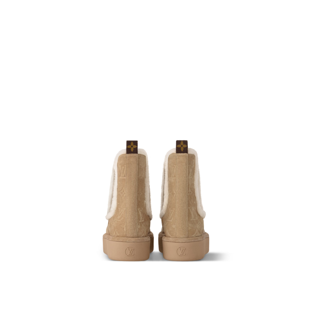 冬日風格的設計加上溫暖舒適的羊毛皮襯裡