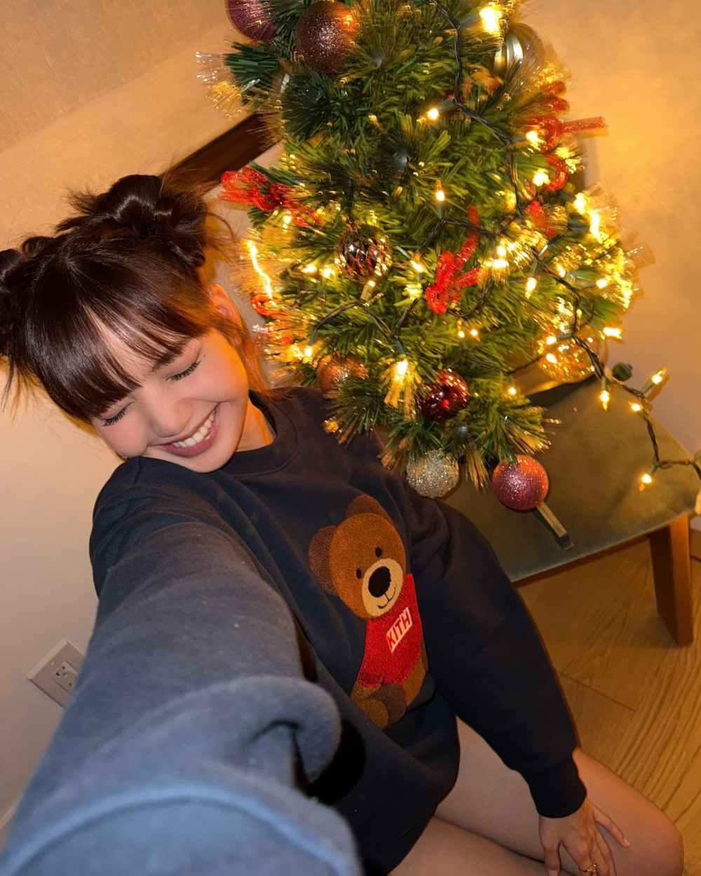 Lisa示範了可愛性感居家風