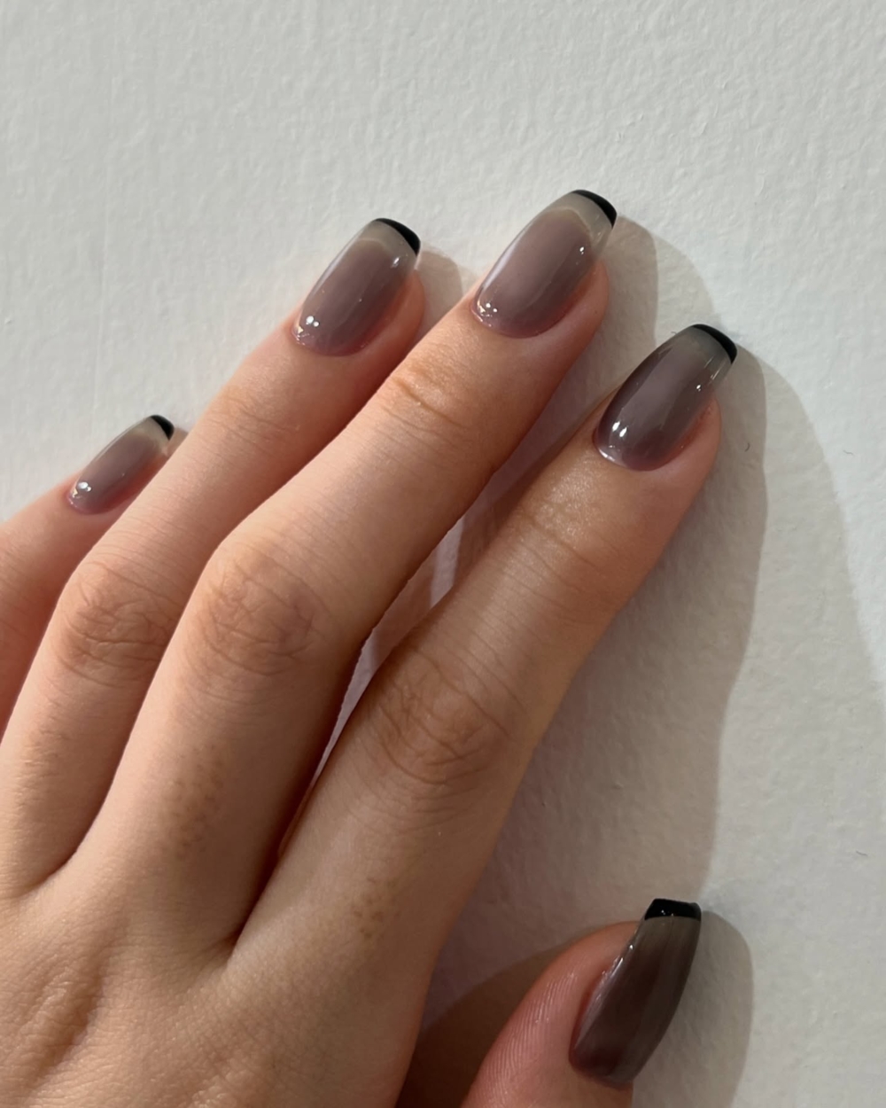 Pantone 2025年度代表色摩卡慕斯美甲