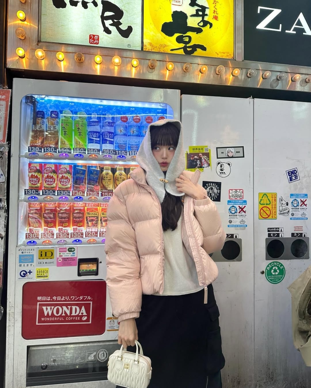 穿搭時可以讓帽子成為整體造型的焦點