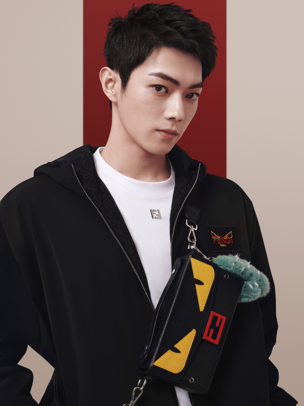 本次限定系列將這一經典元素重新包裝，以更加大膽的方式呈現在男女裝系列中