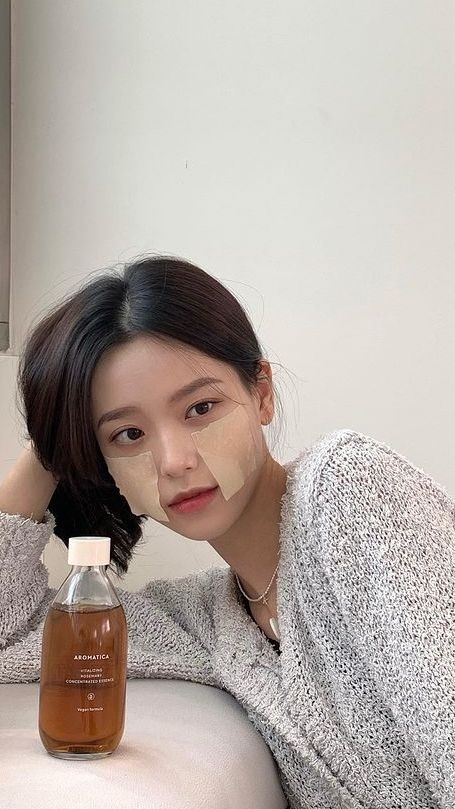 「七天水乳濕敷法」保濕同時，能令肌膚變得剔透有光澤。