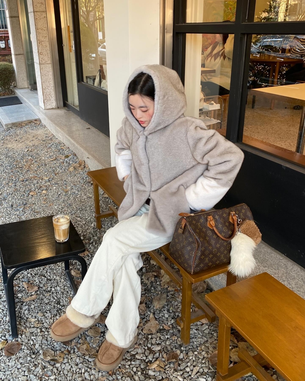 燈芯絨穿搭靈感：同色系搭配