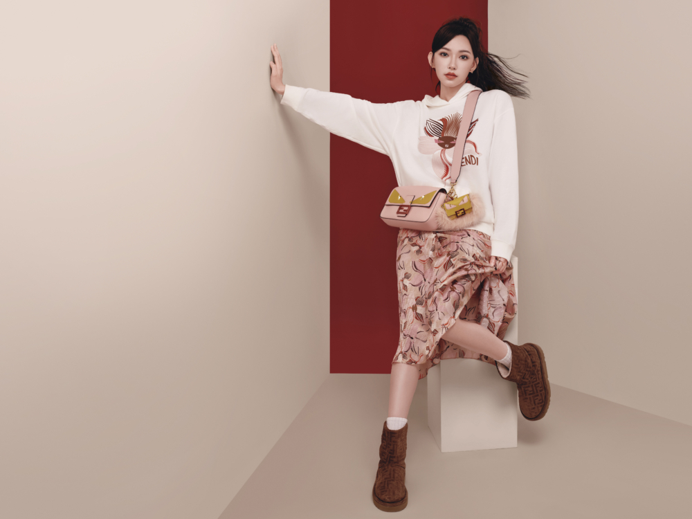 本次系列還特別融入了2015春夏系列中的蘭花印花