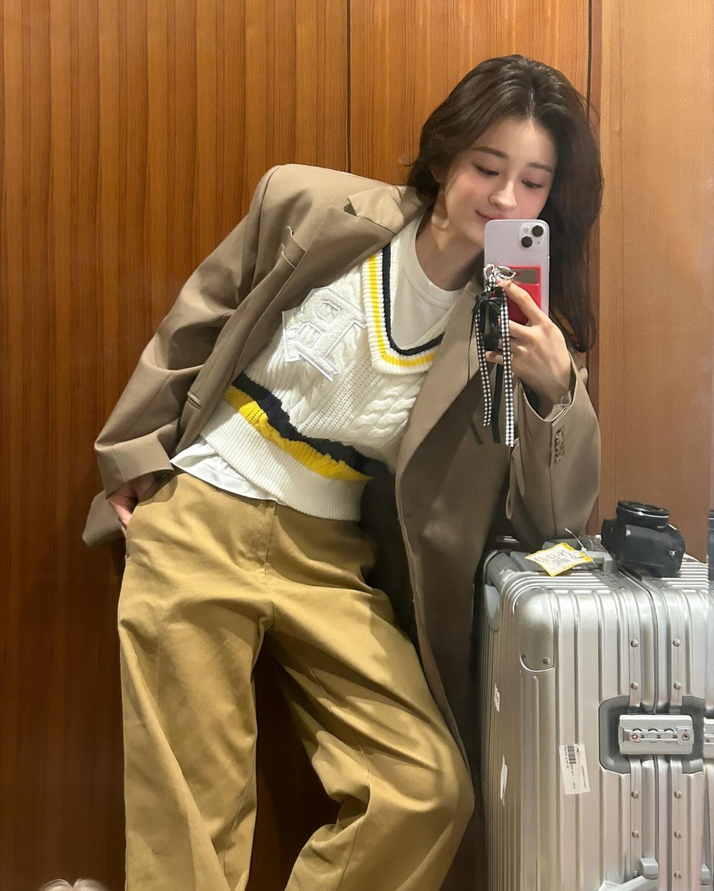 「襯衫+針織背心」穿搭公式