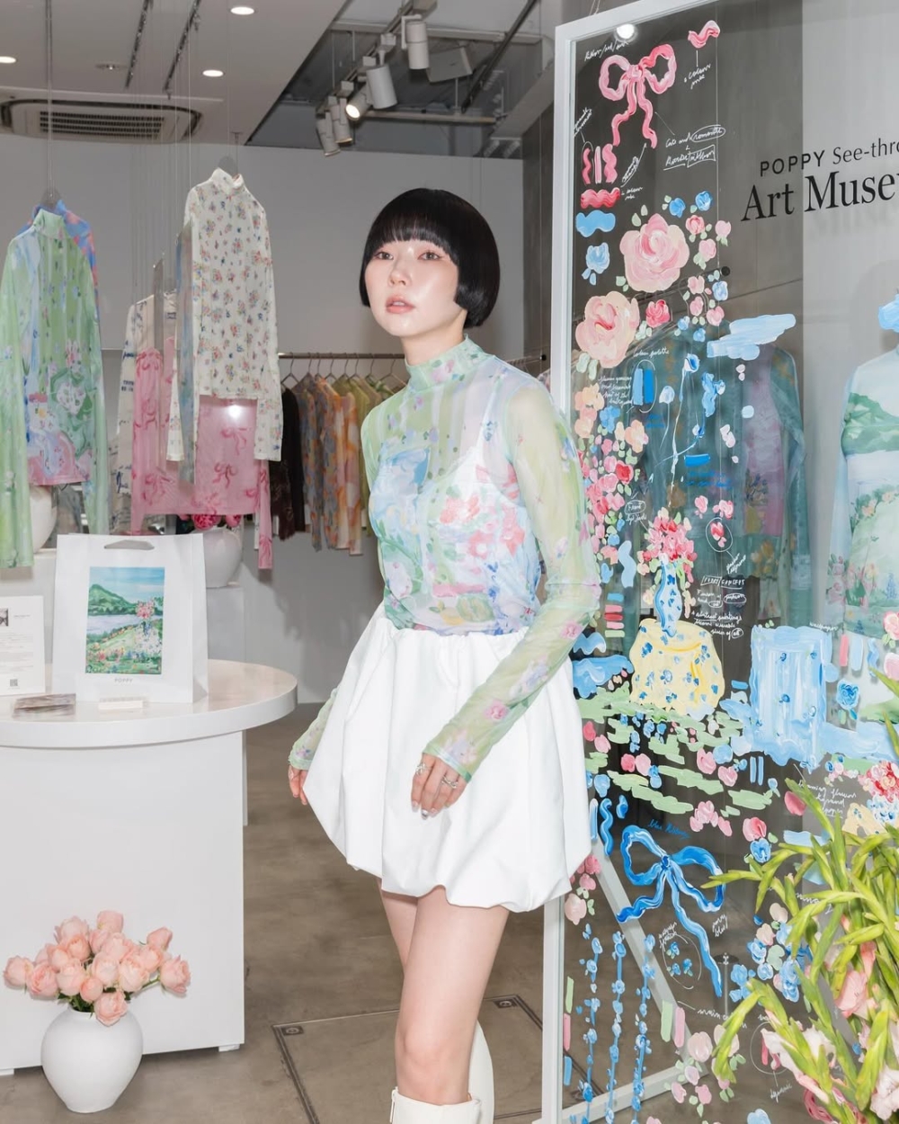 asaginyo擅長以多層次的疊穿方式，結合顏色之間的相輔相成