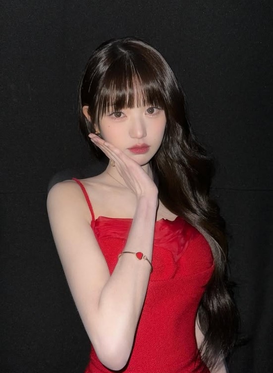 紅色的新衣，更是對美好未來的憧憬，讓我們充滿活力的邁向新的一年。