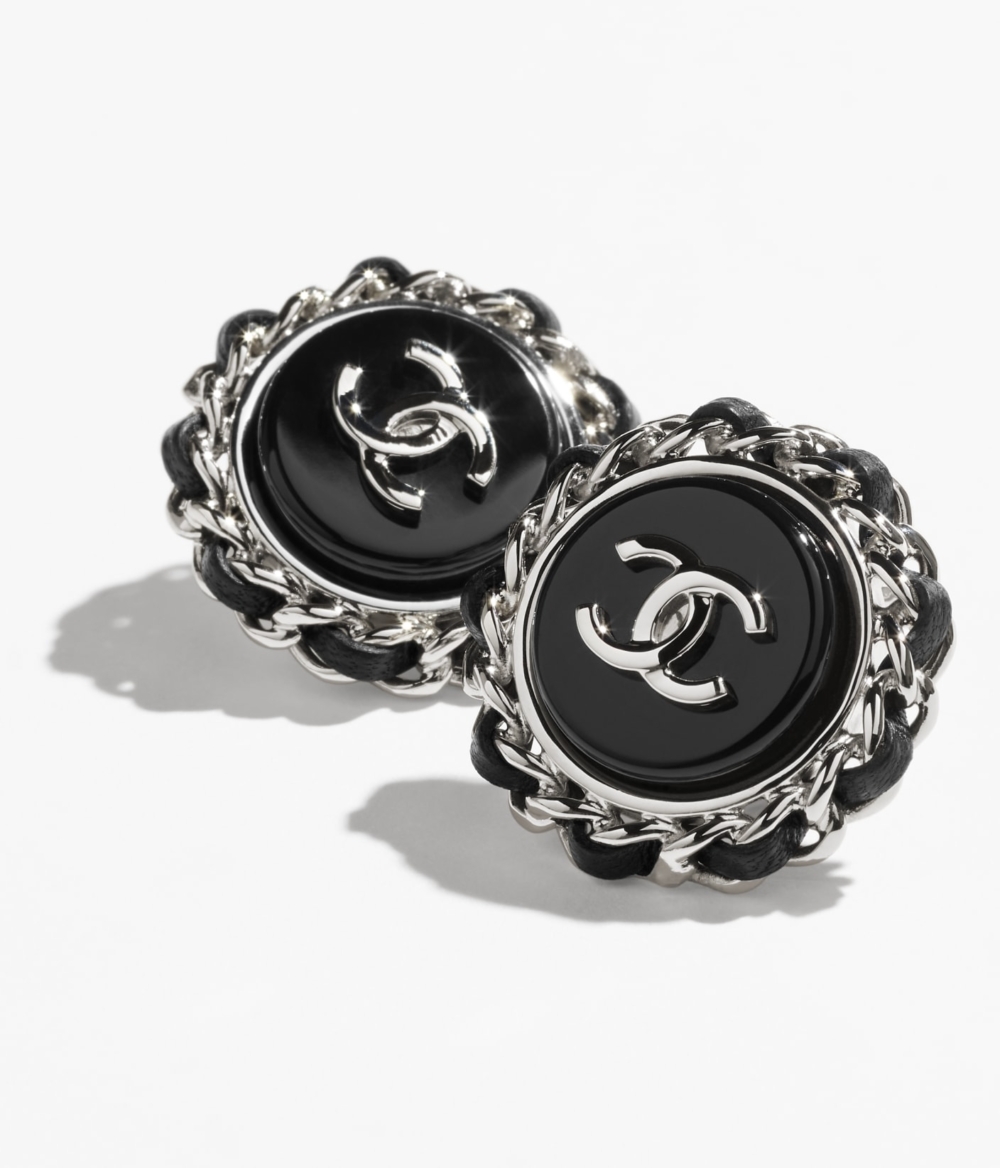 展現俐落又優雅的精緻感。