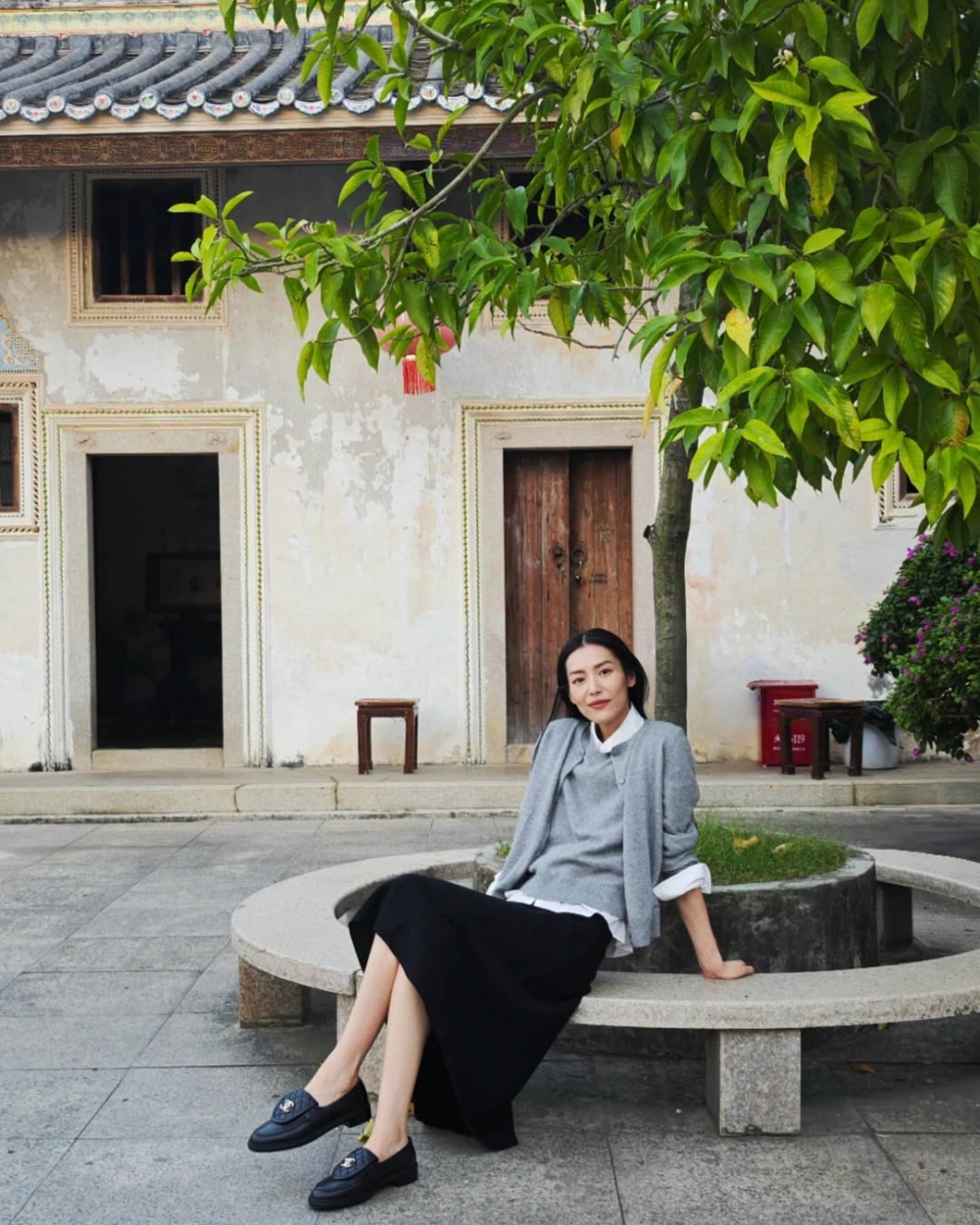 一雙樂福鞋就能很好襯托復古細節