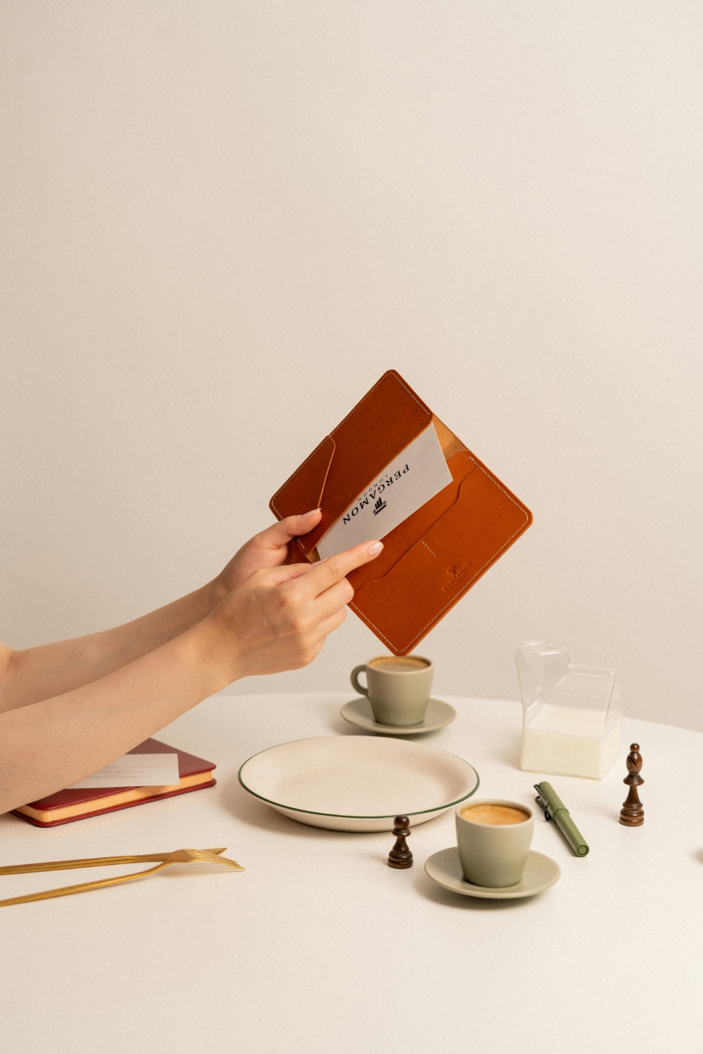 將你最常使用的信用卡放在正中間，象徵財源滾滾