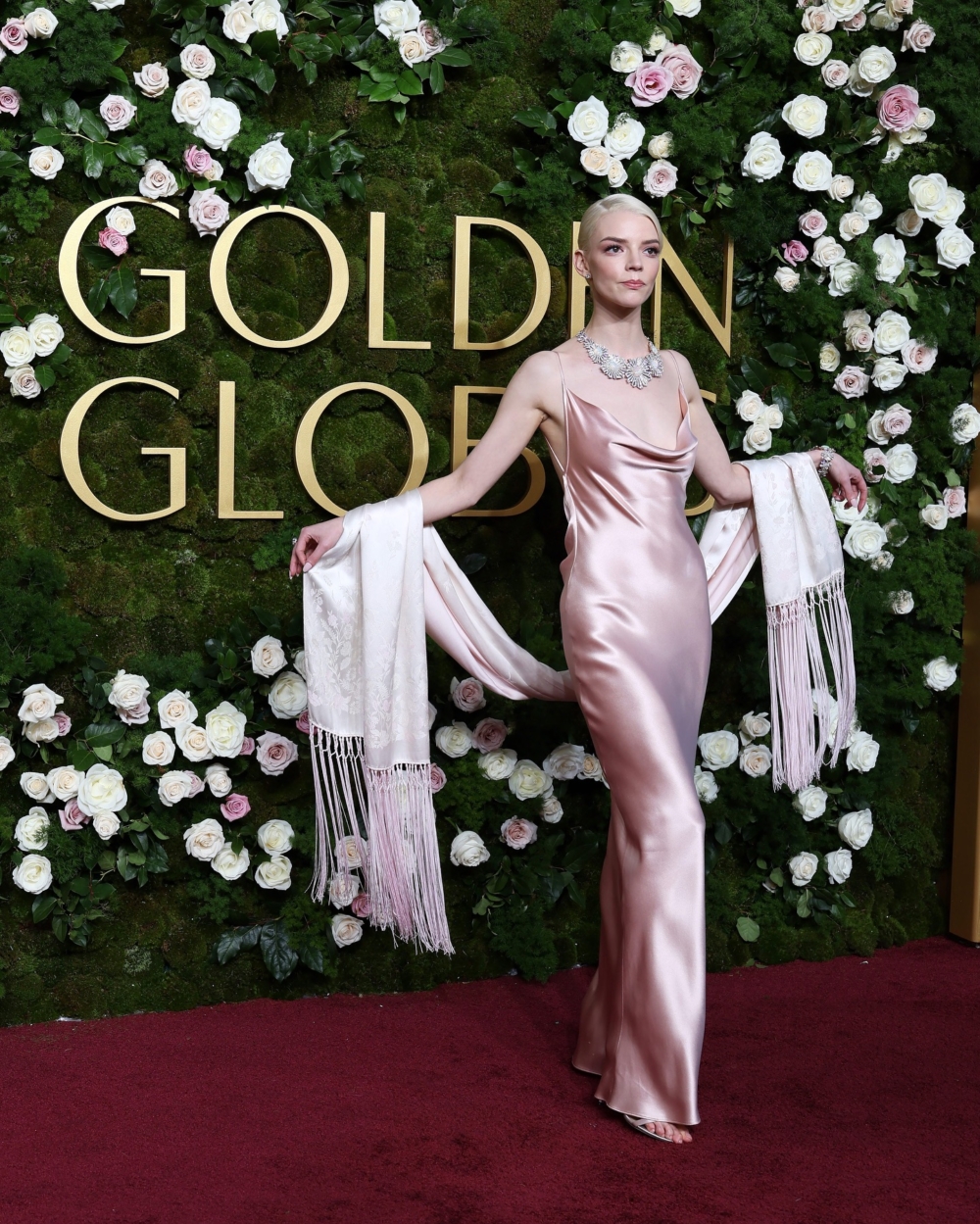 2025金球獎紅毯造型：Anya Taylor Joy