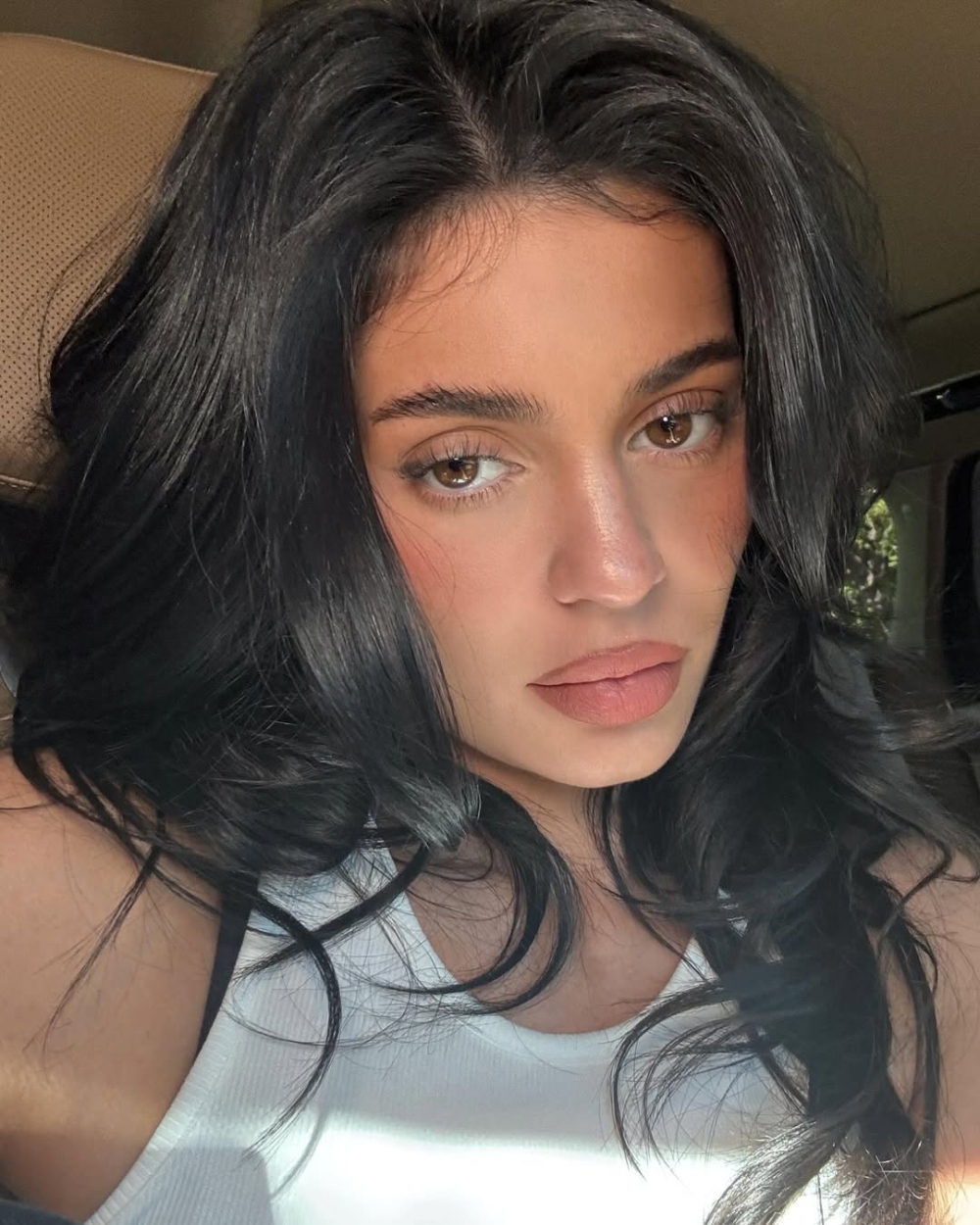 想讓雙眼更有神？可以選擇自然款的假睫毛與真睫毛搭配使用