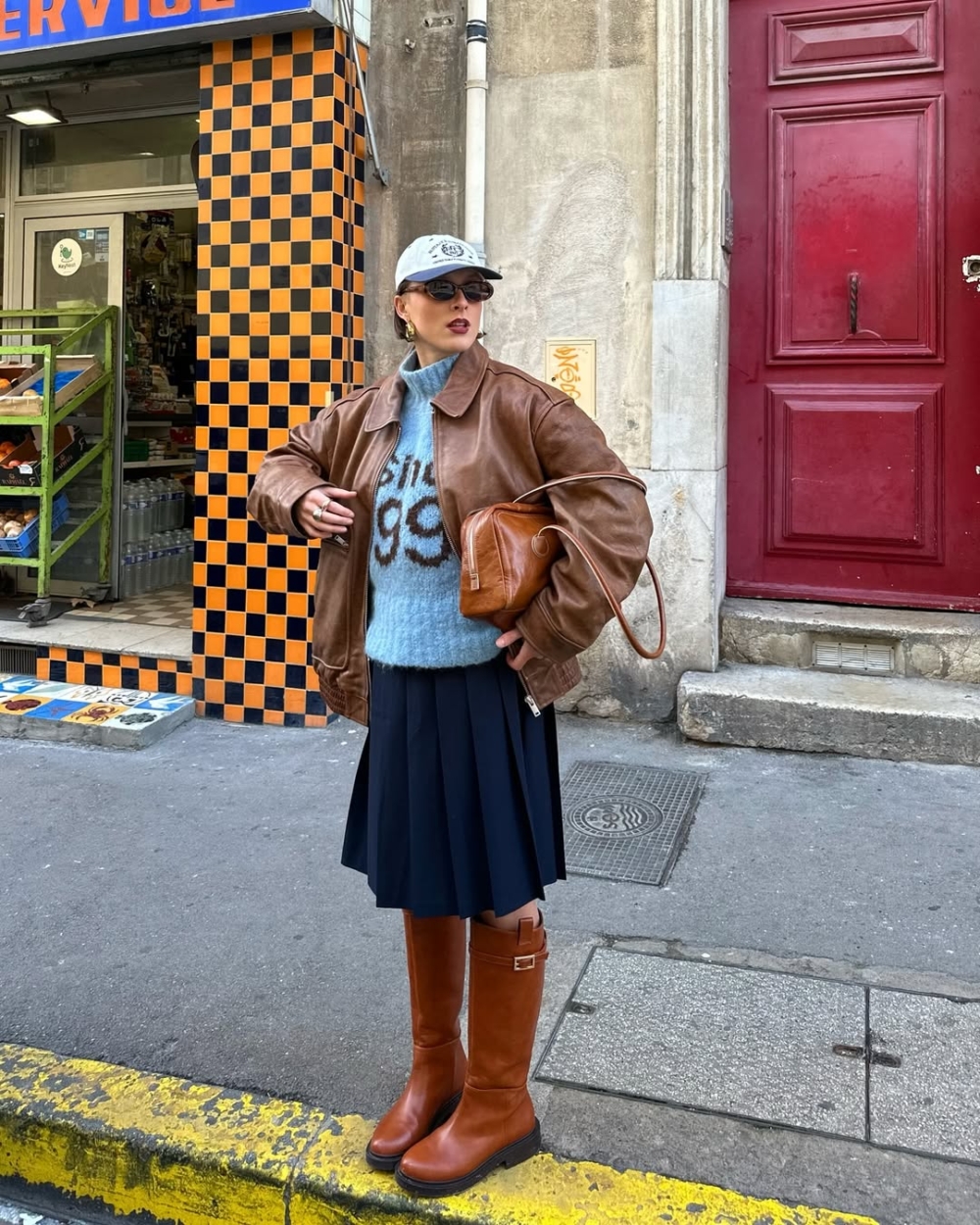 爺爺風穿搭特別注重層次搭配，例如毛衣疊襯衫