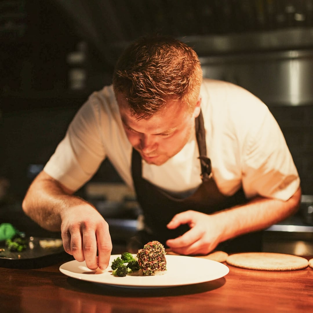酒店裡有泰國南部特色美食餐廳、米芝蓮印度餐廳、泰式omakase等等