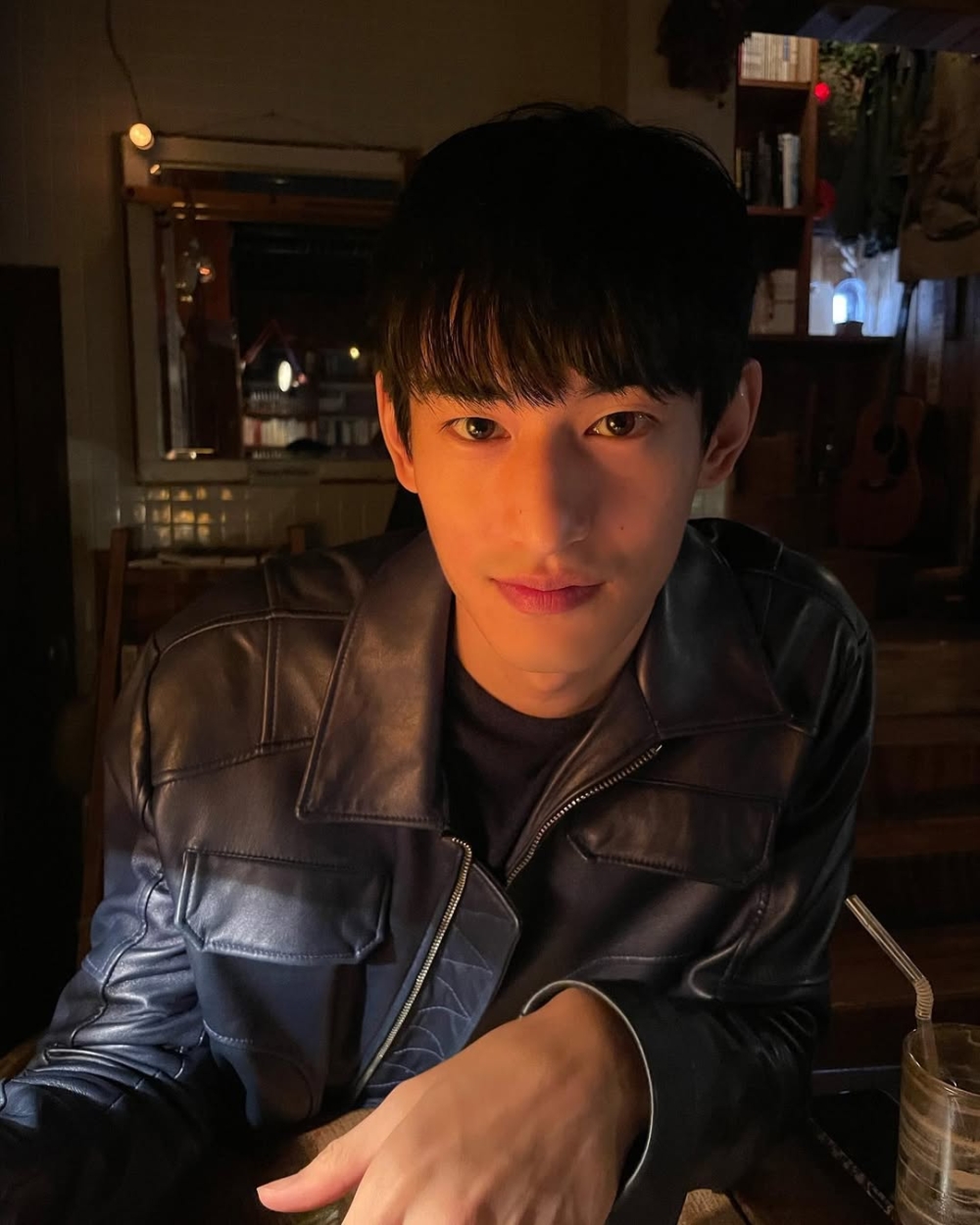 年紀已經32歲的金泰煥，仍有著一張童顏狗狗臉