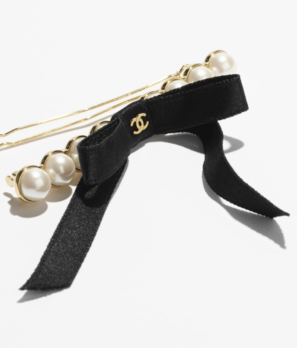 全新Bow Barrette簡約高貴。