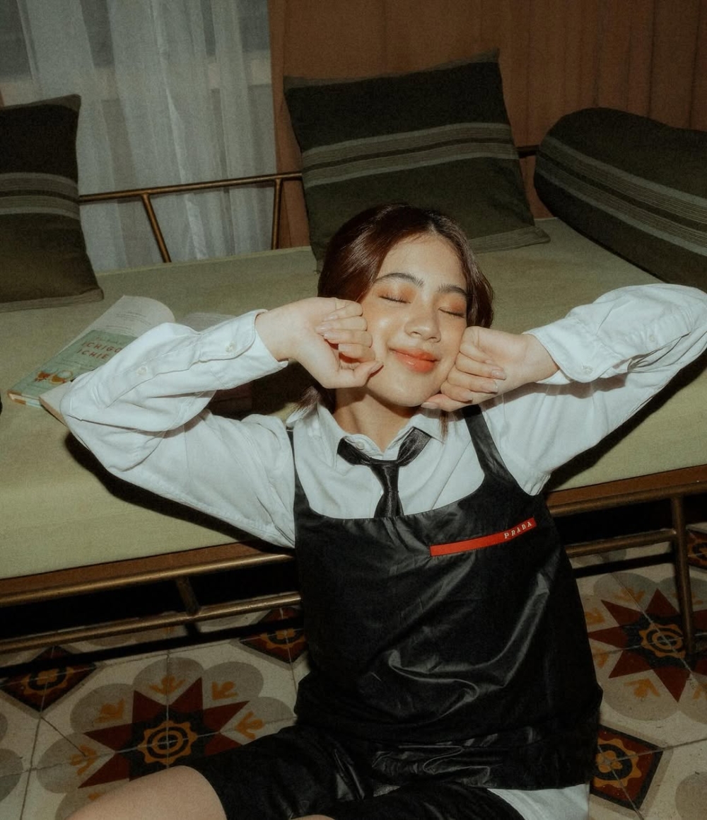 2011年時哥哥帶著Niana拍攝舞蹈挑戰影片上傳網路，結果一支又一支影片爆紅