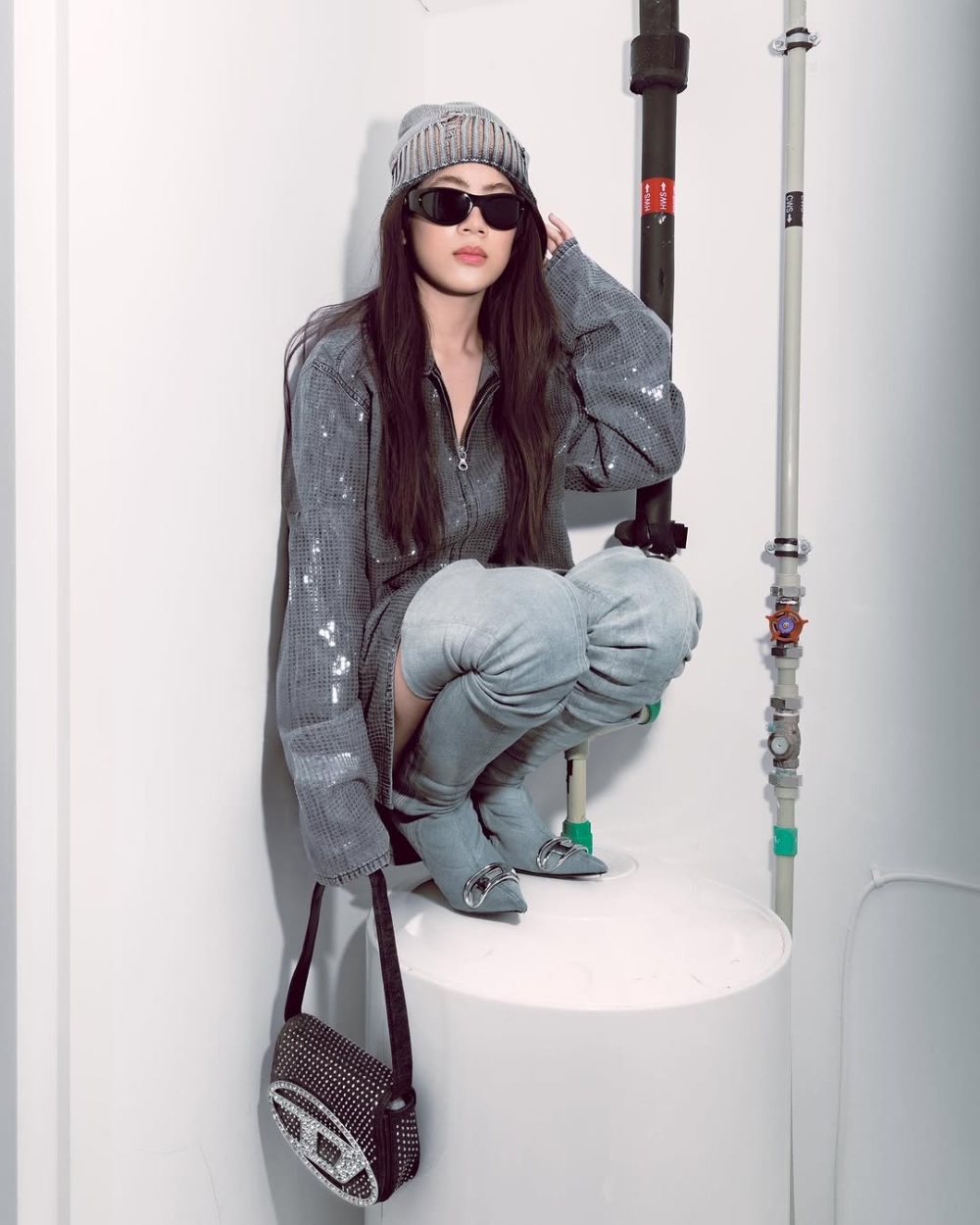 她於2019年11月加入TikTok，經常發布舞蹈影片