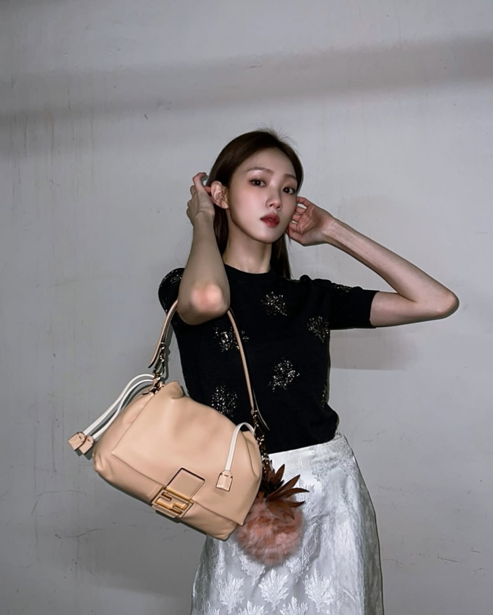 無論是肩背或是手提都非常合適。